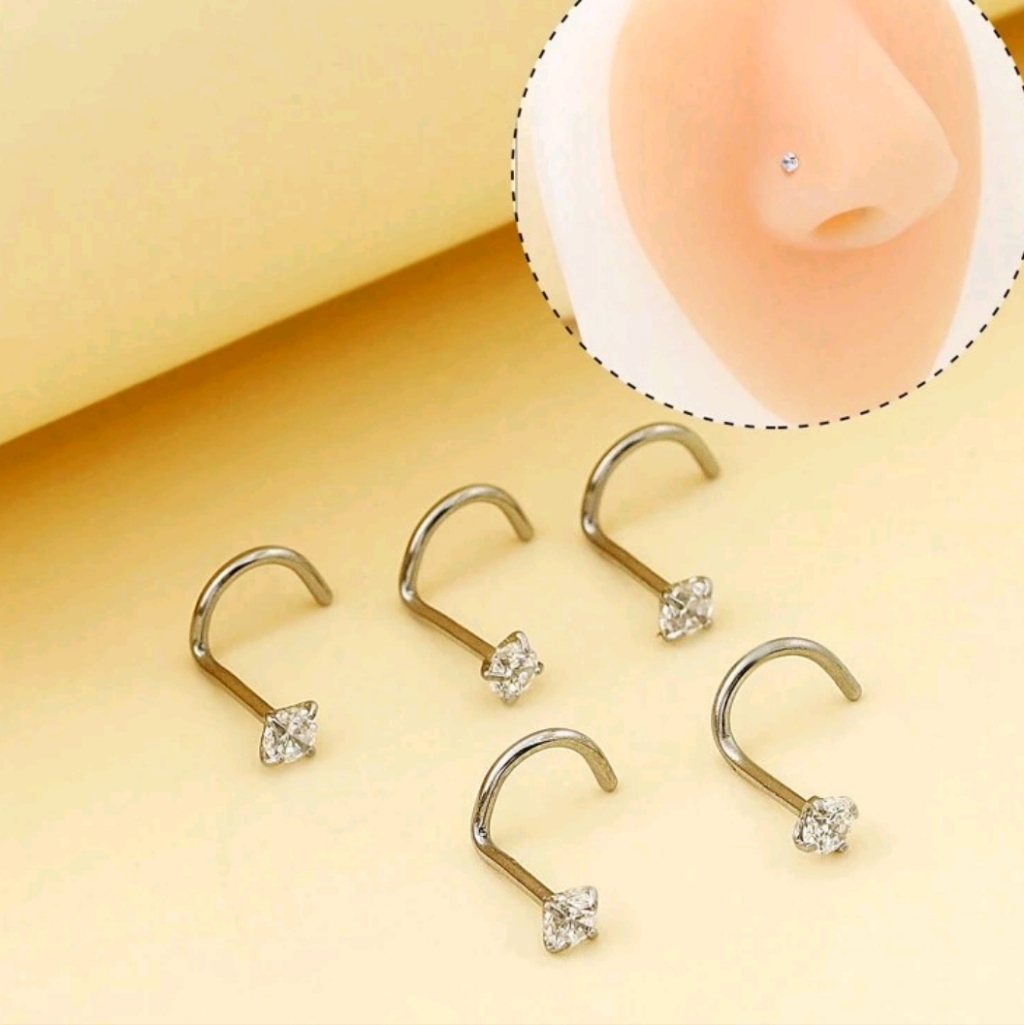 5 Nose Rings 9$